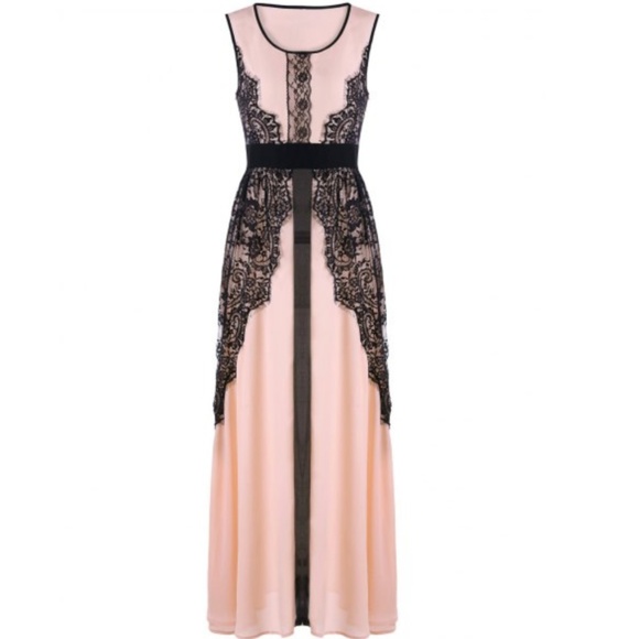 Dresses & Skirts - SOFT & CHIC💟 Lace Insert Maxi Dress